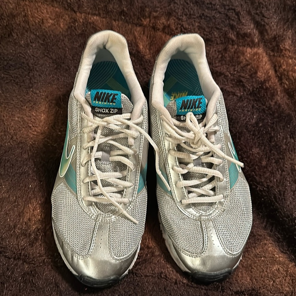 Nike training shox zip size 10 like new